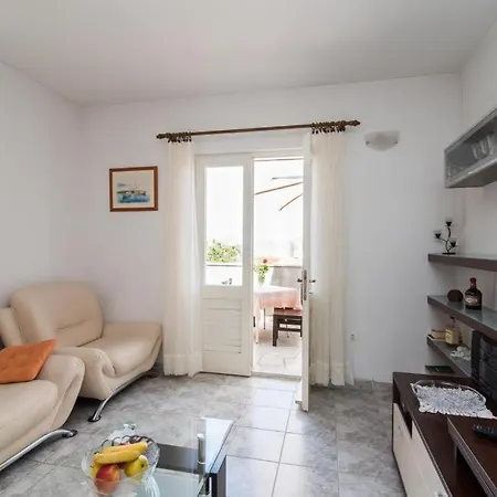 Alana Appartement *